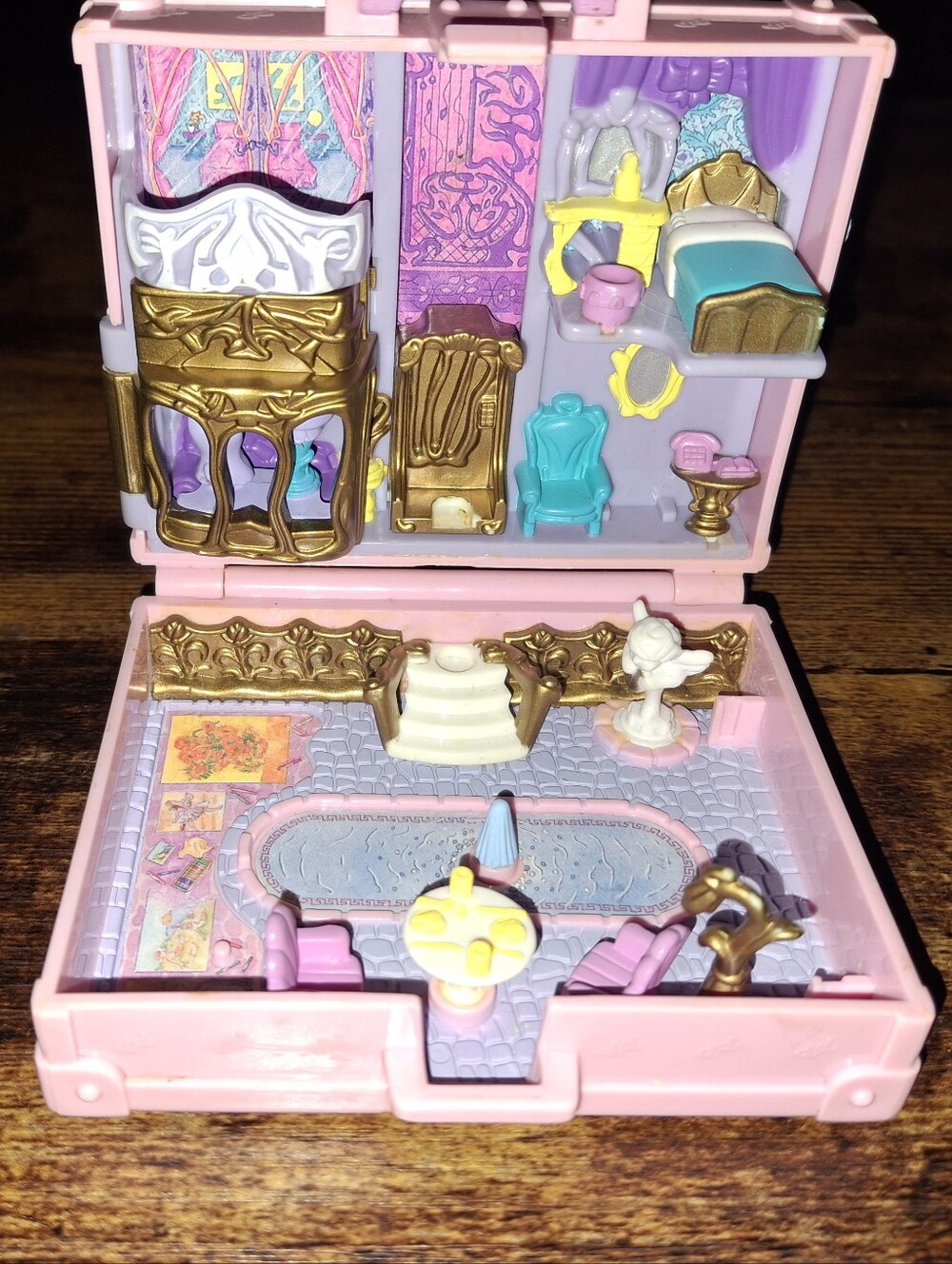 Polly Pocket In Paris Compact - Picture 2 of 3